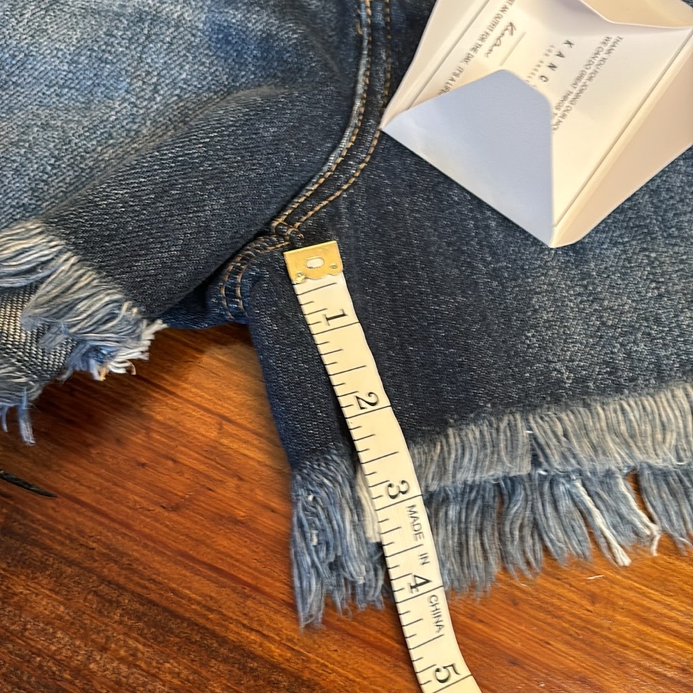 Women’s High - rise Kancan jean shorts - Picture 10 of 10